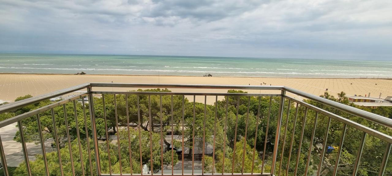 International Seaview Apartments Lignano Sabbiadoro Ngoại thất bức ảnh