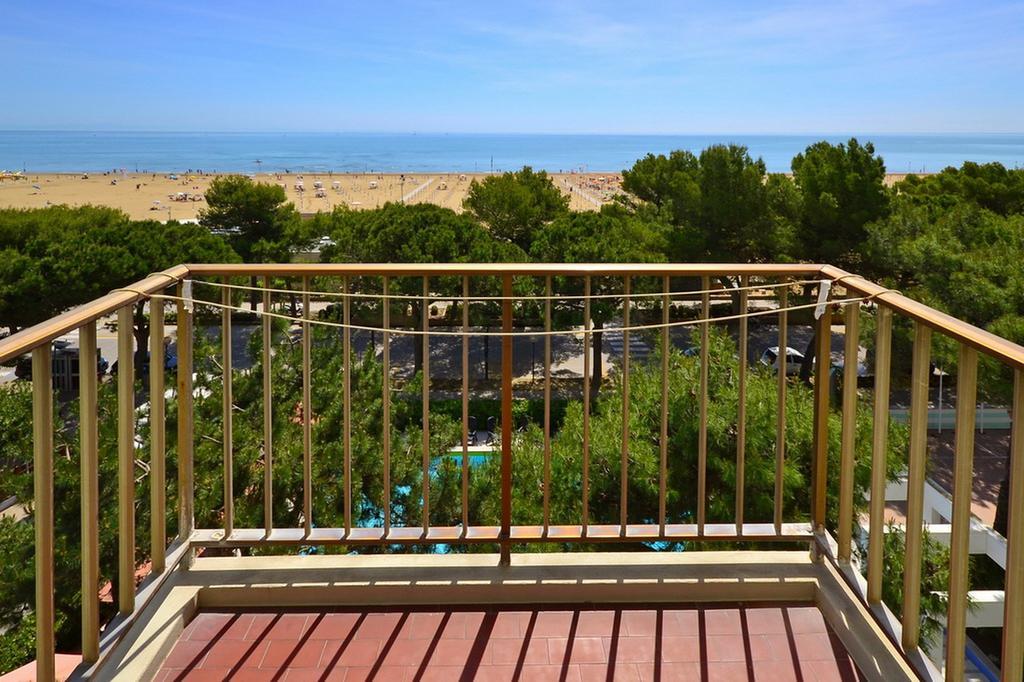 International Seaview Apartments Lignano Sabbiadoro Phòng bức ảnh